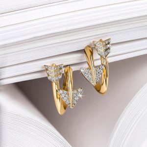 Super Arrow Diamond Earrings – product view