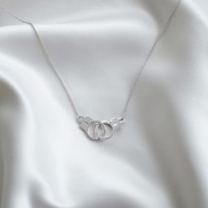 Love Lockdown Interlocking Necklace – product view