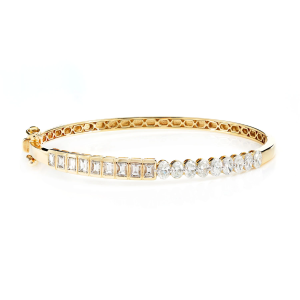 Bezel Baguette & Oval Diamond Bangle Bracelet - Yellow Gold / Medium